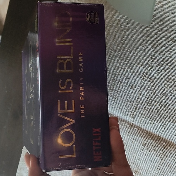 LOVE IS BLIND THE PARTY GAME - Picture 3 of 5